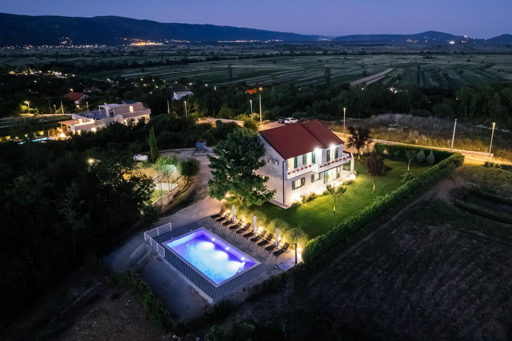 Villa Matko - Family Destination Zmijavci Exterior photo