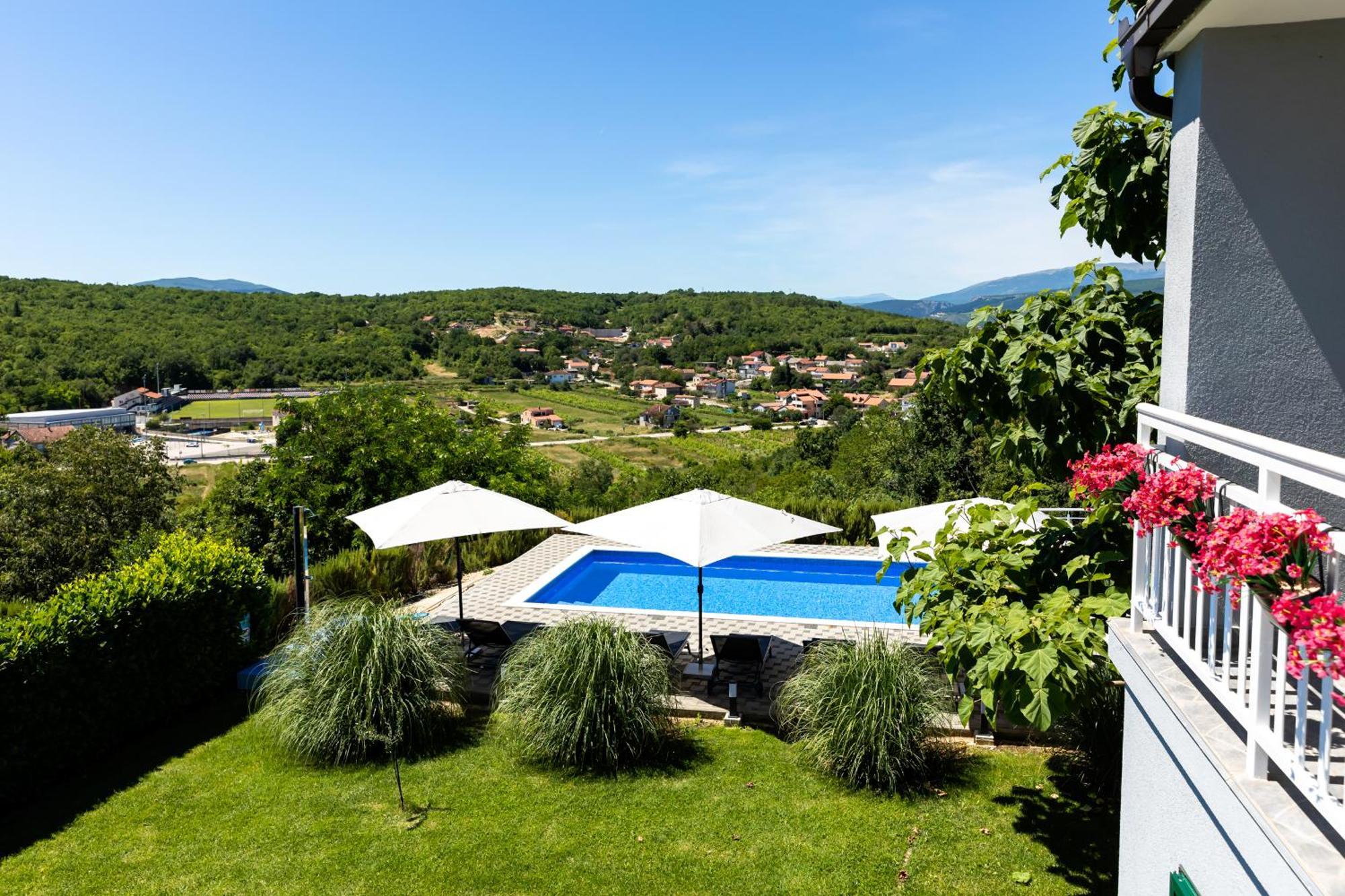 Villa Matko - Family Destination Zmijavci Exterior photo