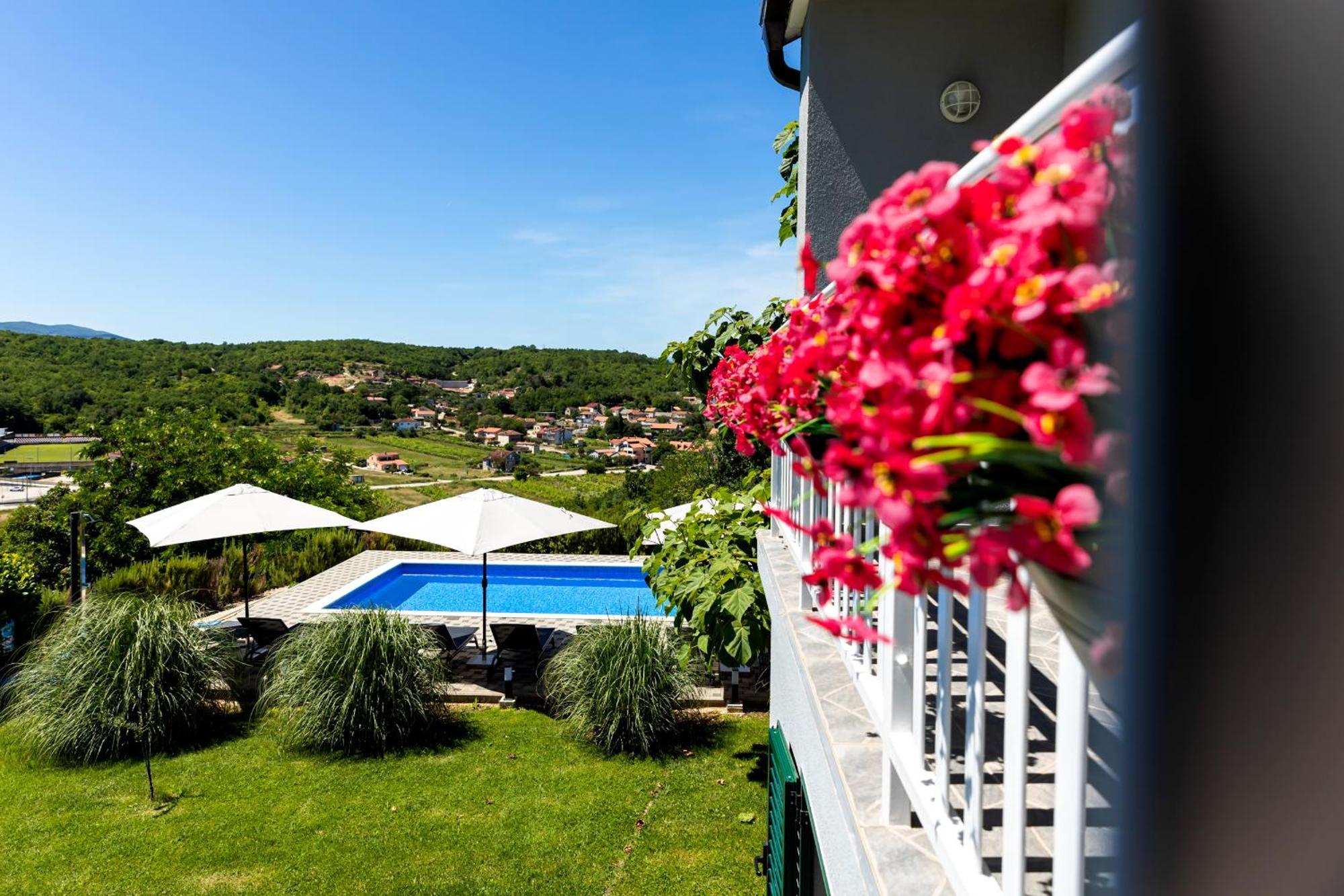 Villa Matko - Family Destination Zmijavci Exterior photo