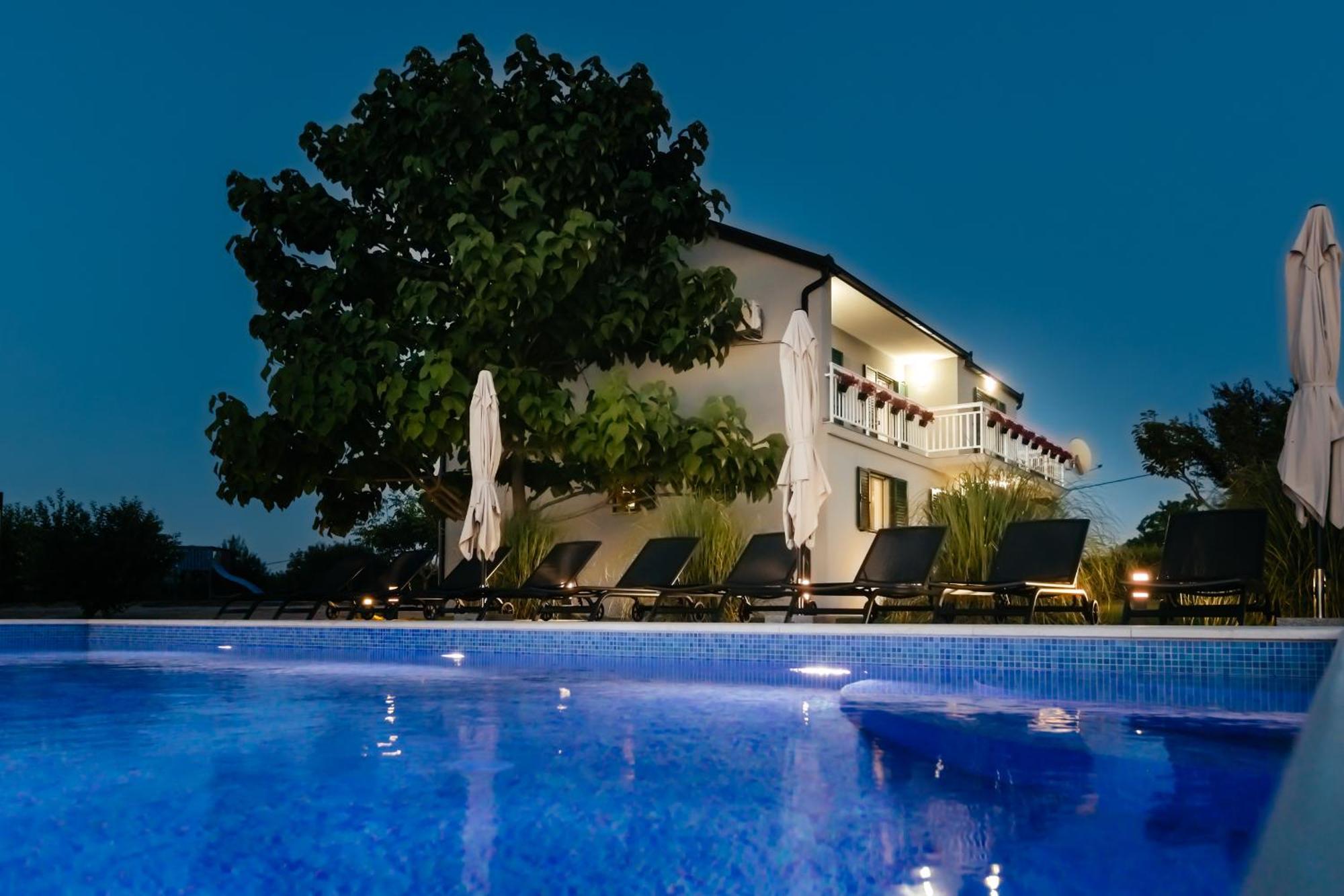 Villa Matko - Family Destination Zmijavci Exterior photo